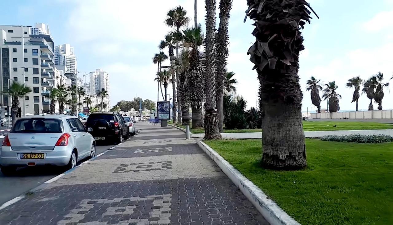 Beachfront Studio Apartment Bat Yam 412 Exterior photo