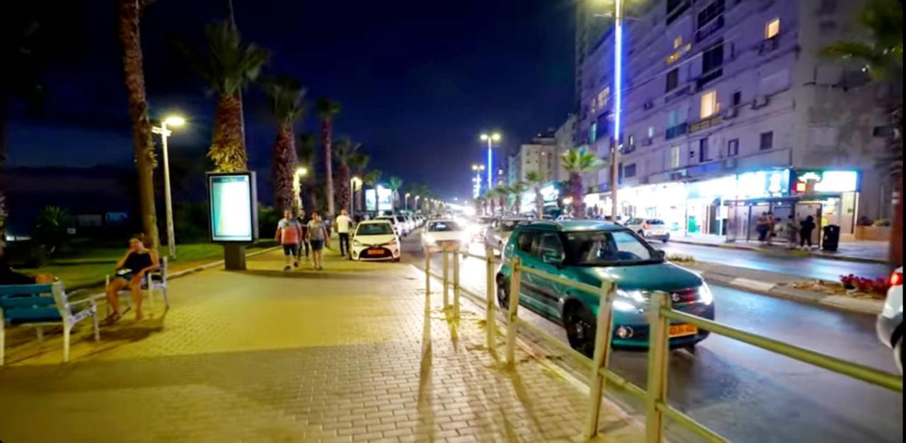 Beachfront Studio Apartment Bat Yam 412 Exterior photo