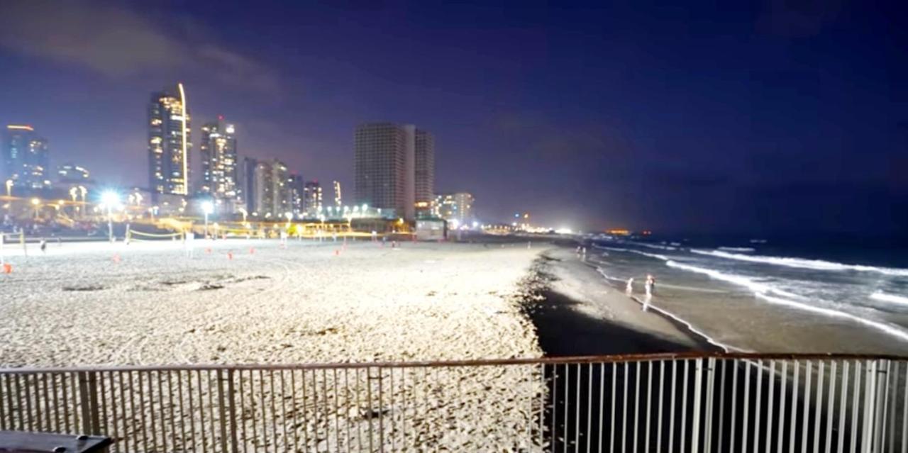 Beachfront Studio Apartment Bat Yam 412 Exterior photo