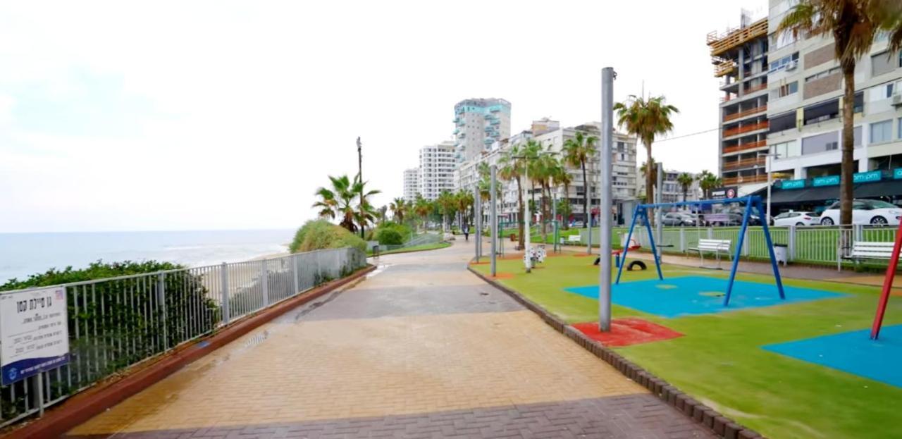 Beachfront Studio Apartment Bat Yam 412 Exterior photo
